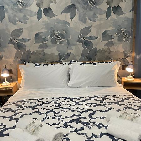 Helle Hus Guest House - 200M From Piazza Bologna Metro And 10 Minutes From The Colosseum Exterior photo