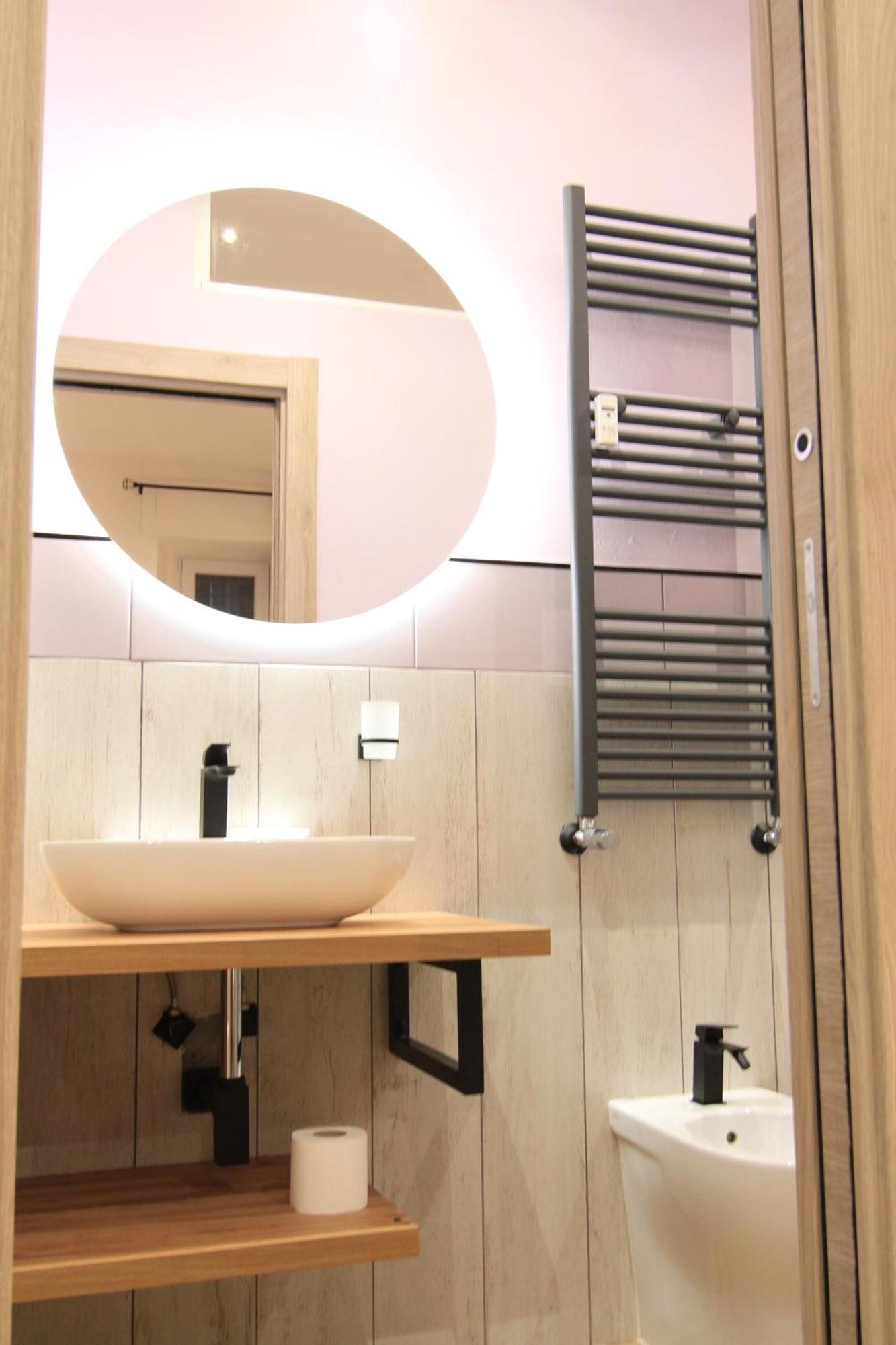 Helle Hus Guest House - 200M From Piazza Bologna Metro And 10 Minutes From The Colosseum Exterior photo