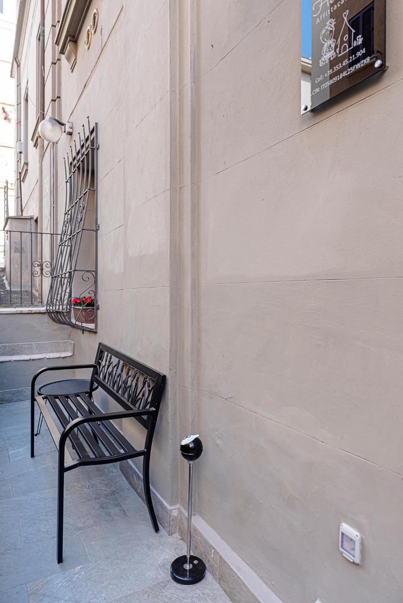 Helle Hus Guest House - 200M From Piazza Bologna Metro And 10 Minutes From The Colosseum Exterior photo