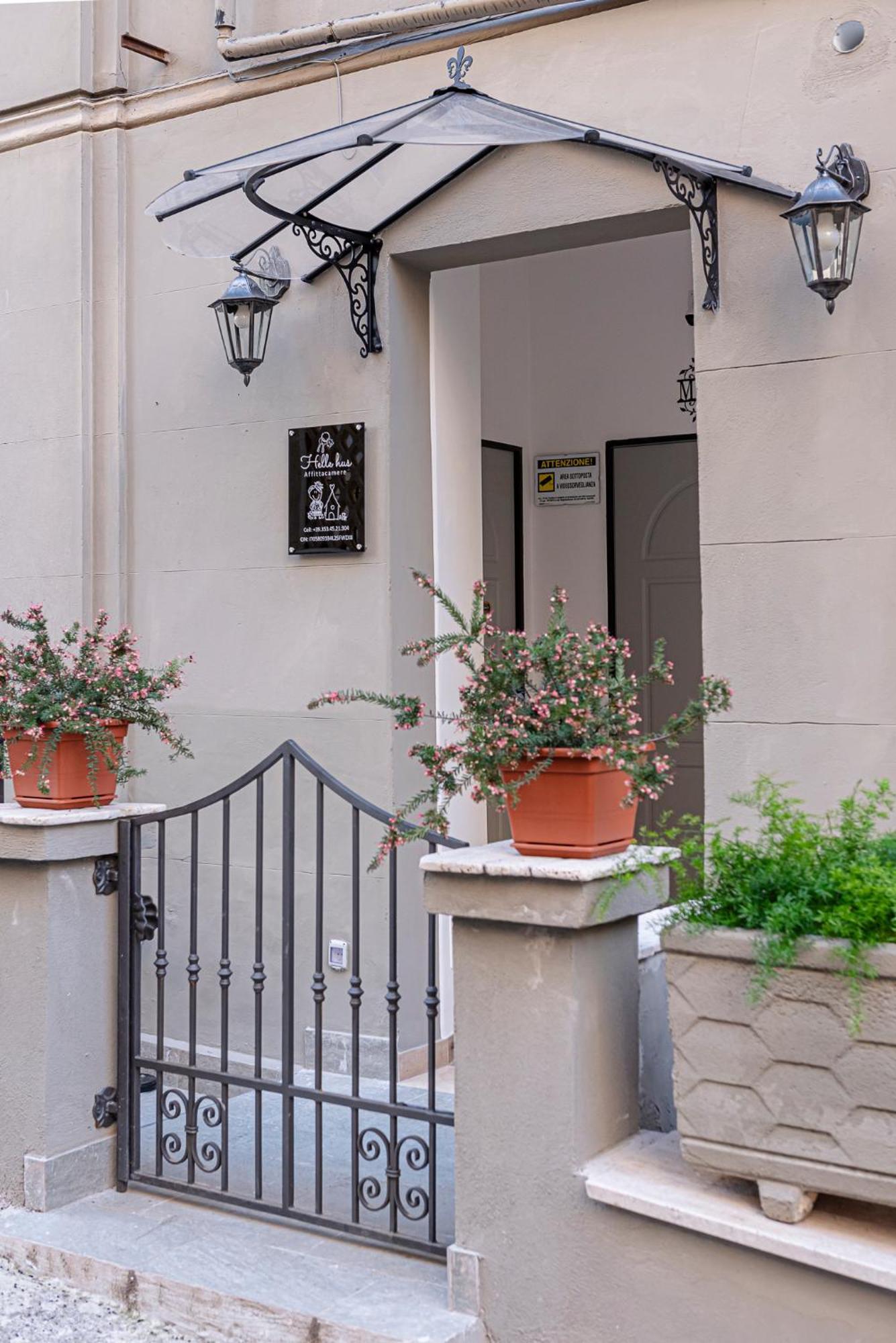 Helle Hus Guest House - 200M From Piazza Bologna Metro And 10 Minutes From The Colosseum Exterior photo