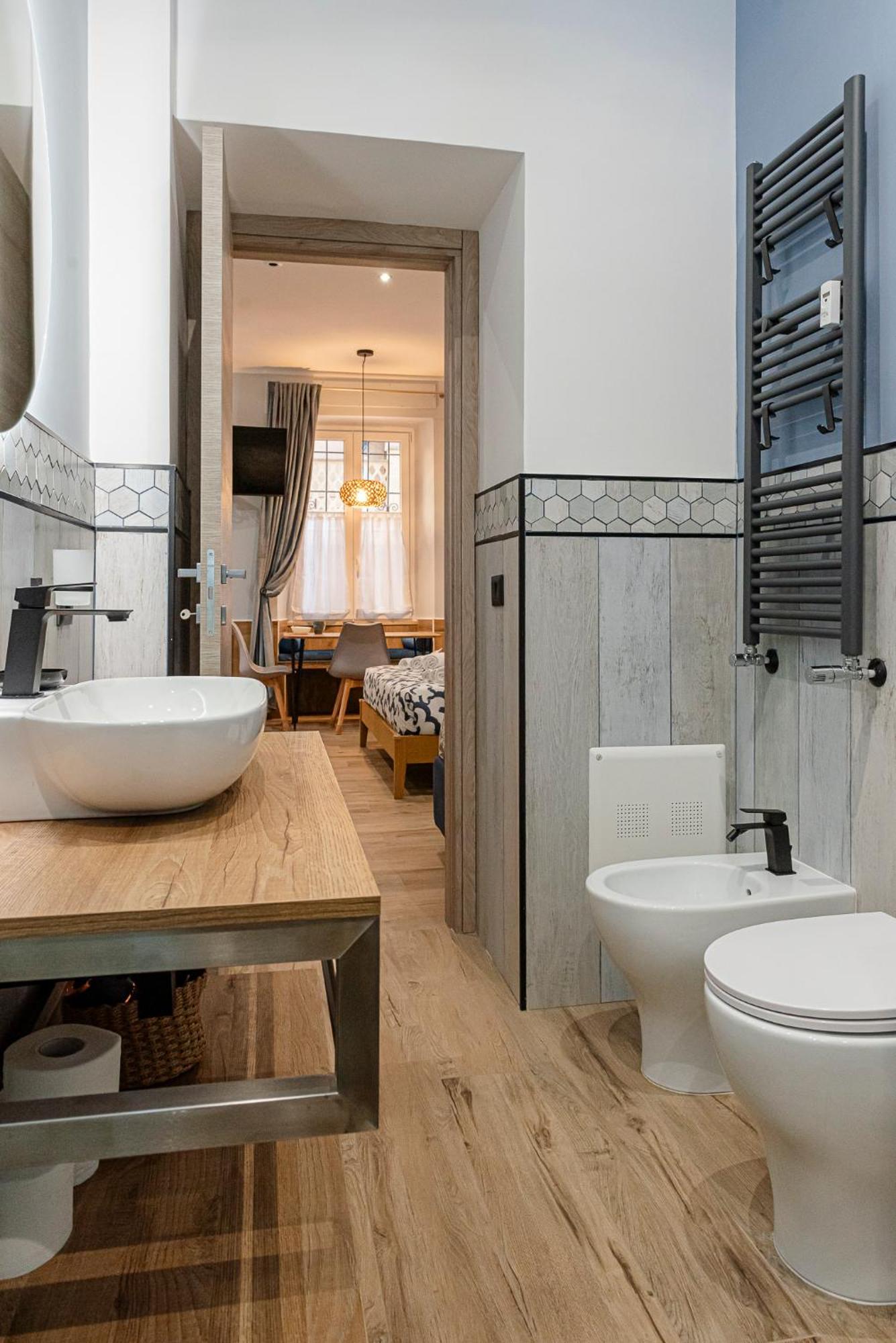 Helle Hus Guest House - 200M From Piazza Bologna Metro And 10 Minutes From The Colosseum Exterior photo